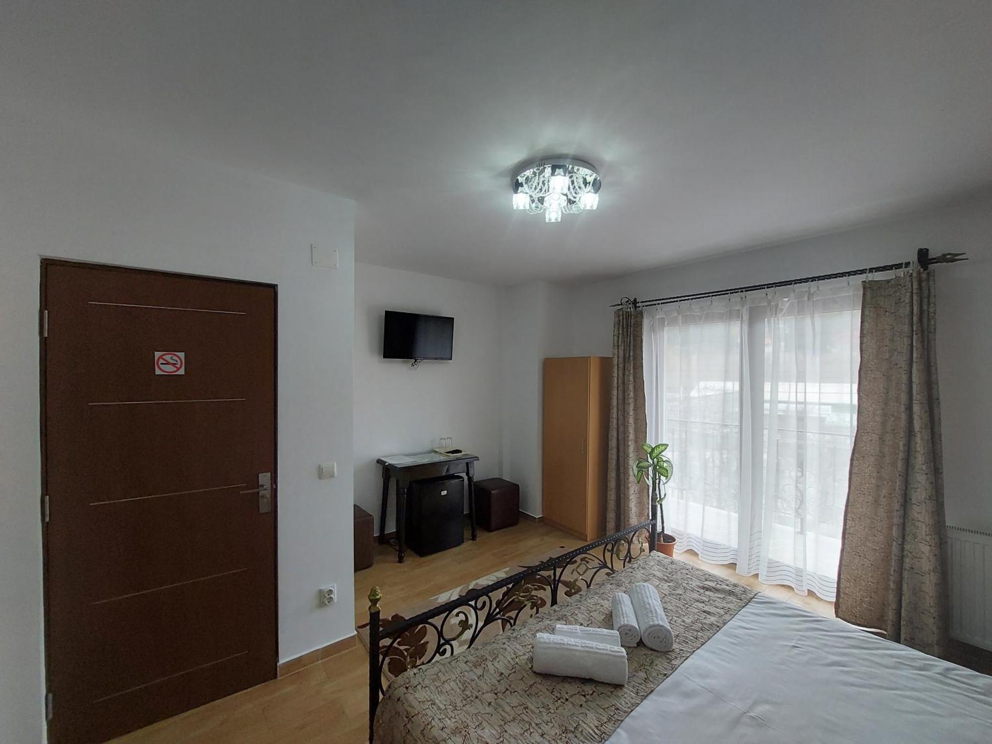 Fulg De Nea Hotel Sinaia Szoba fotó